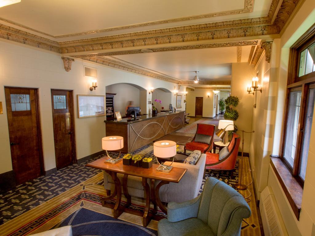 The Plaza Hotel - Milwaukee Dış mekan fotoğraf
